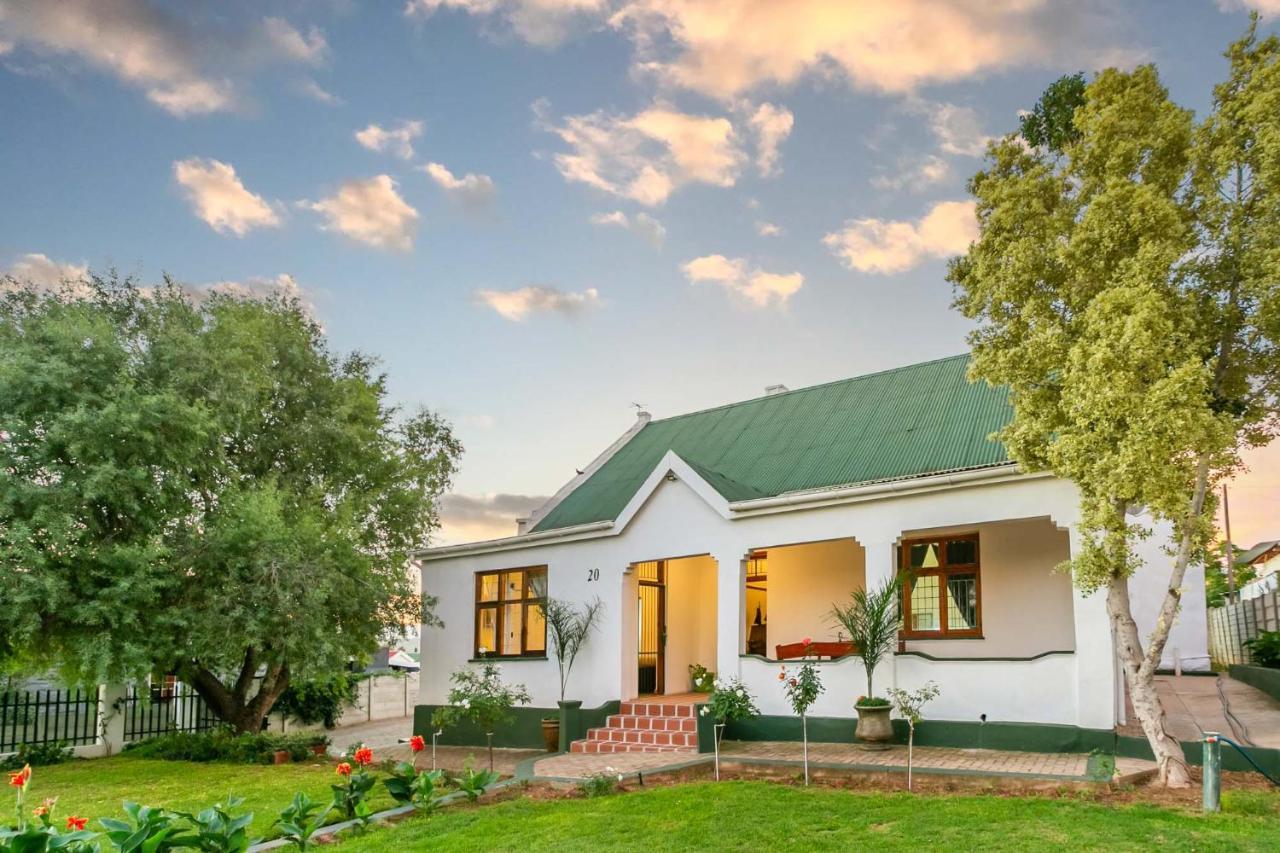 Ravenscliff Villa Oudtshoorn Exterior photo
